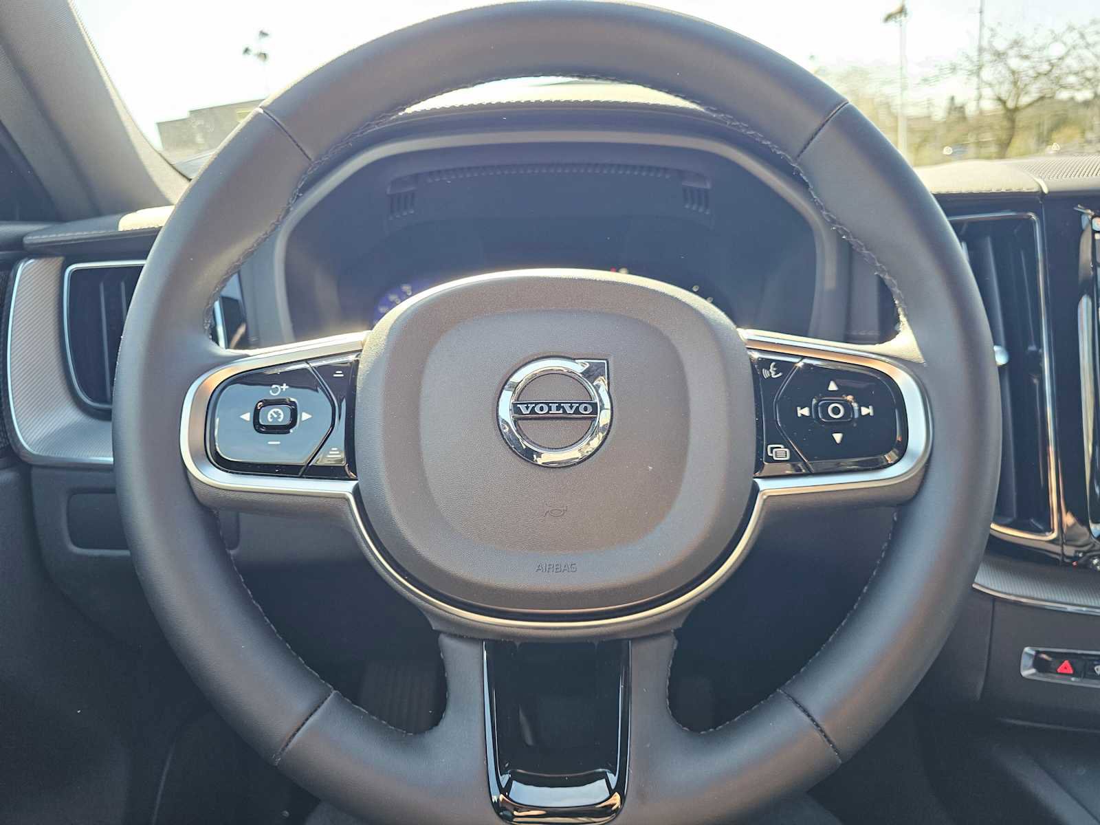 Certified 2024 Volvo XC60 T8 Ultimate w/ Protection Package Premier AWD/4WD image 25