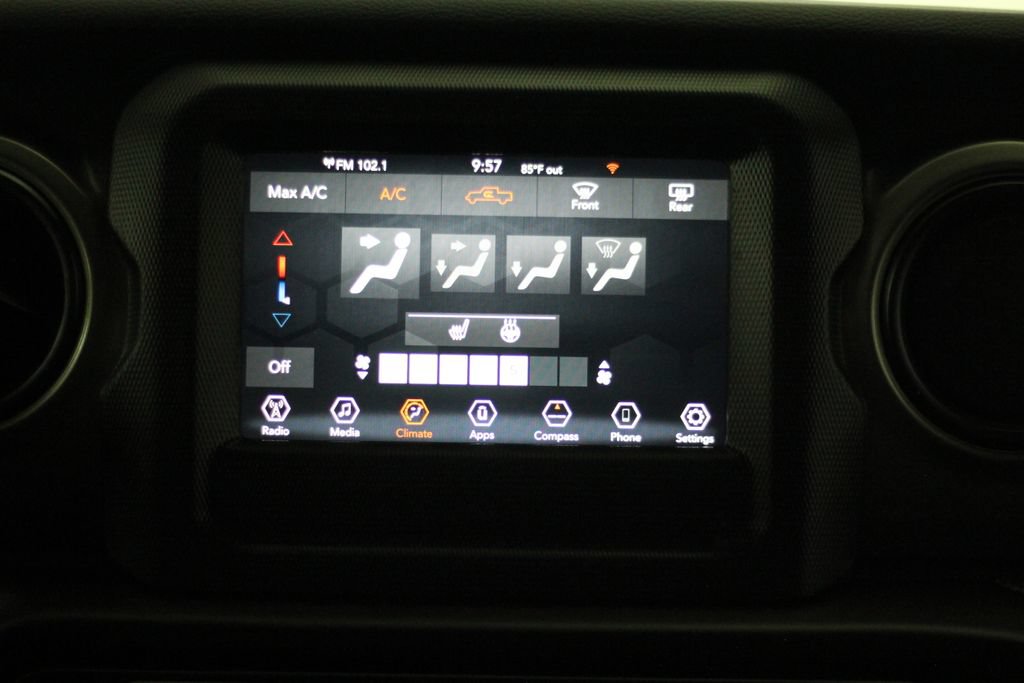 Used 2023 Jeep Gladiator Sport AWD/4WD image 21