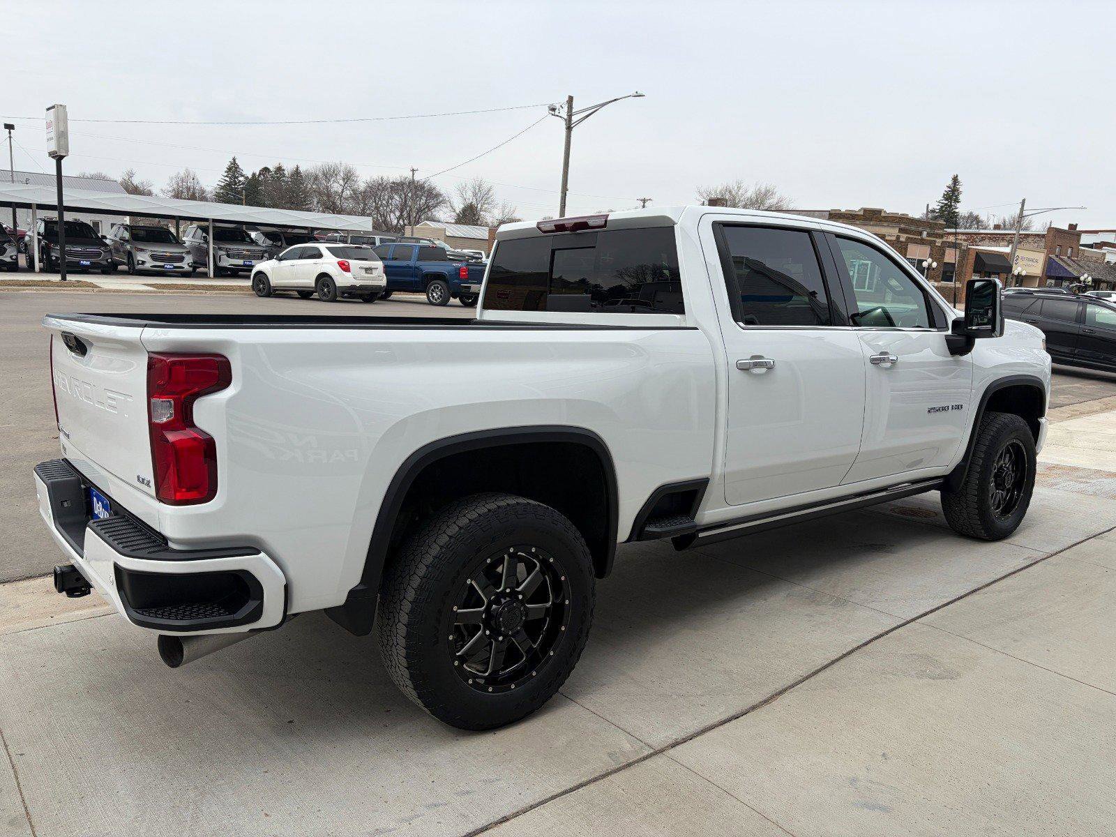Used 2023 Chevrolet Silverado 2500 LTZ w/ Z71 Chrome Sport Edition image 5