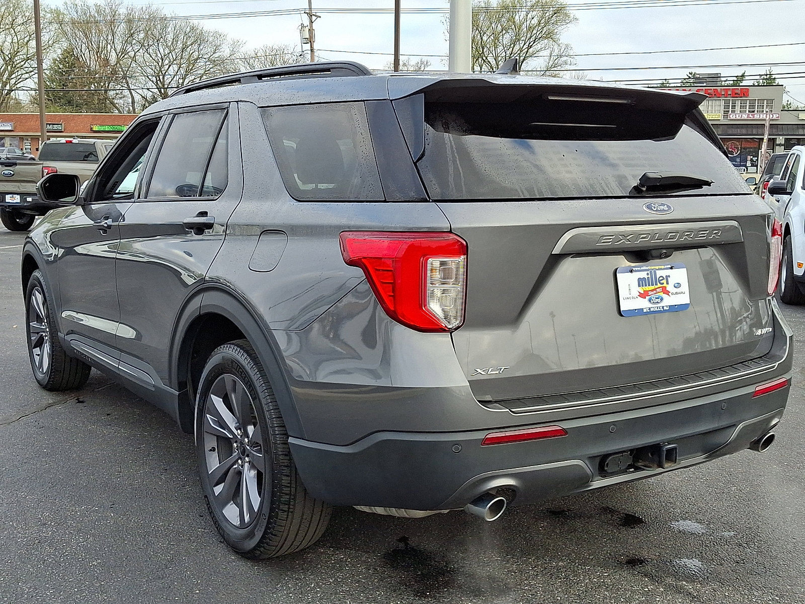 Certified 2023 Ford Explorer XLT w/ Equipment Group 202A image 4