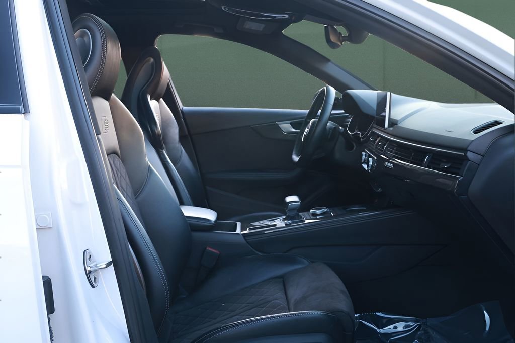Used 2019 Audi S4 Premium Plus w/ Premium Plus Package image 16