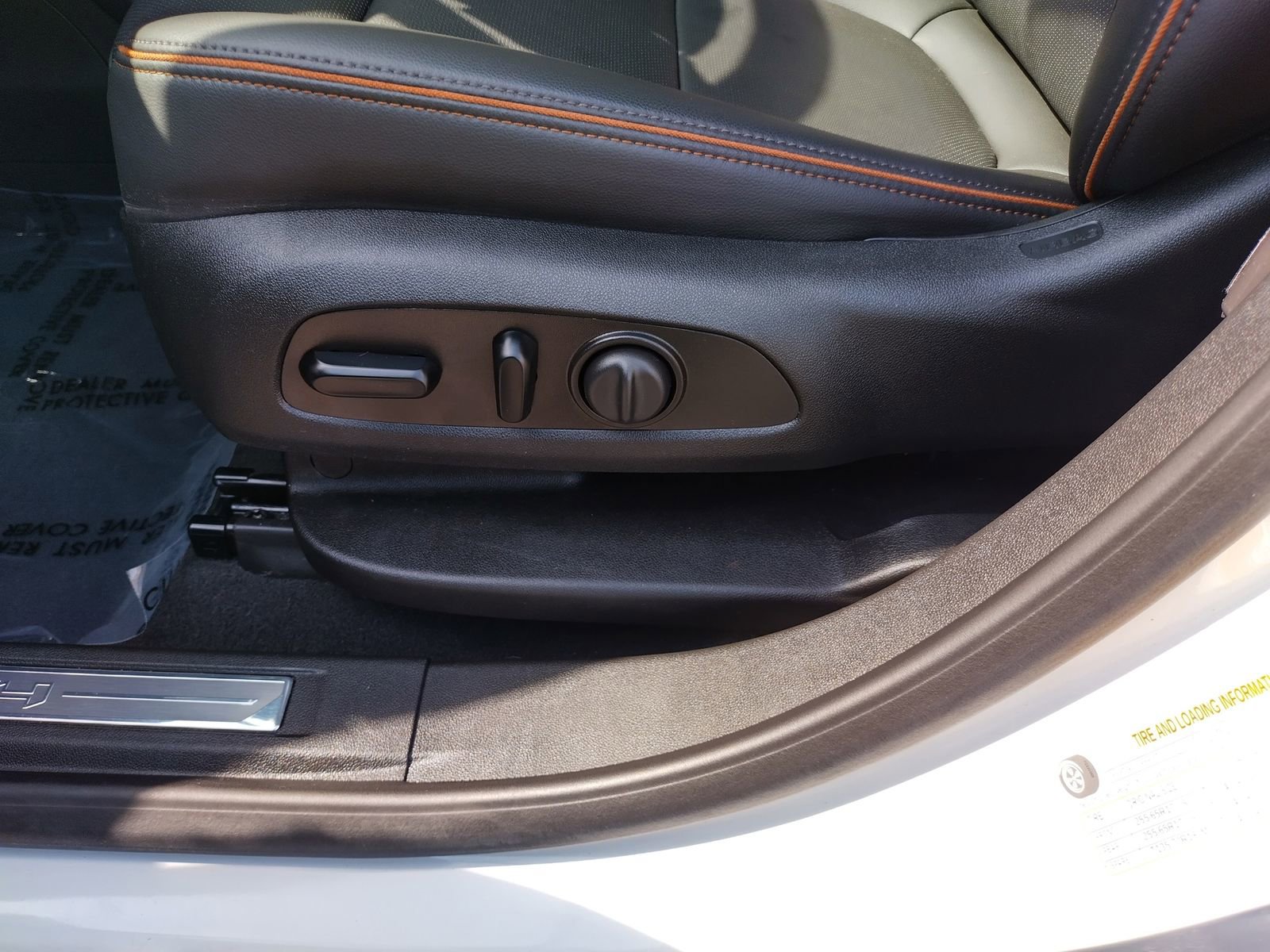 Used 2023 GMC Acadia AT4 w/ Technology Package image 10