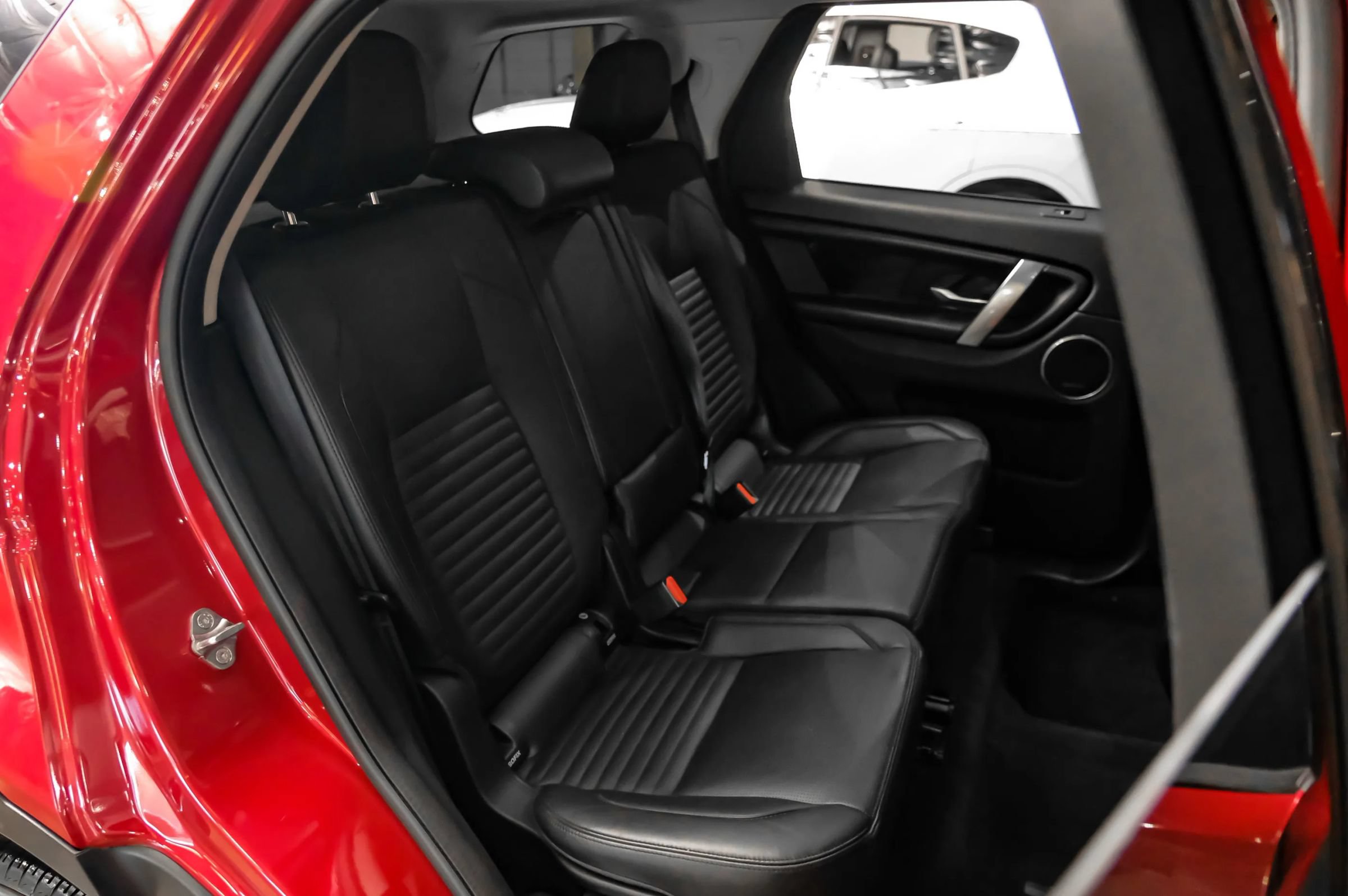 Used 2020 Land Rover Discovery Sport SE AWD/4WD image 40