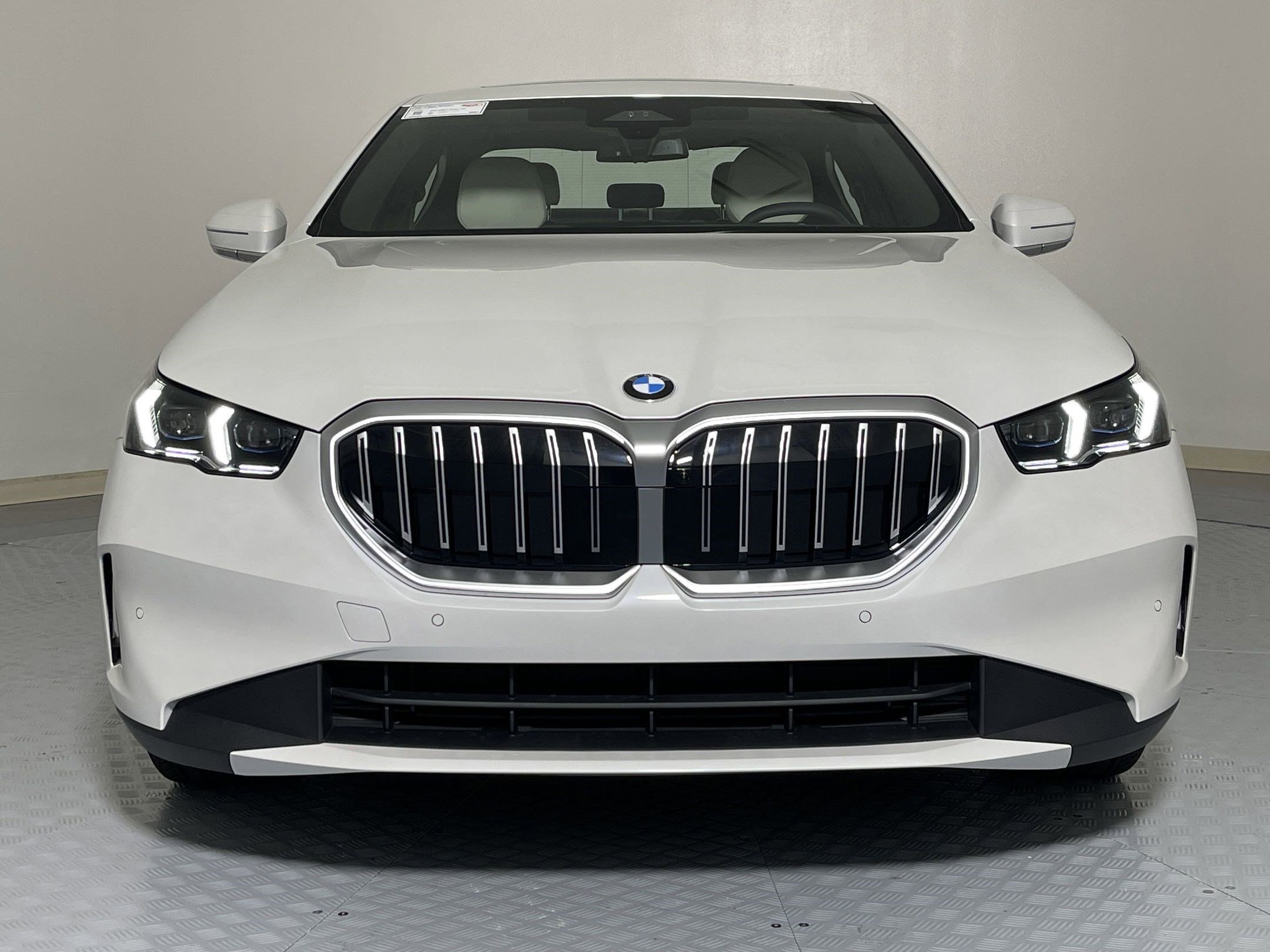 Used 2026 BMW 530i w/ Premium Package image 6
