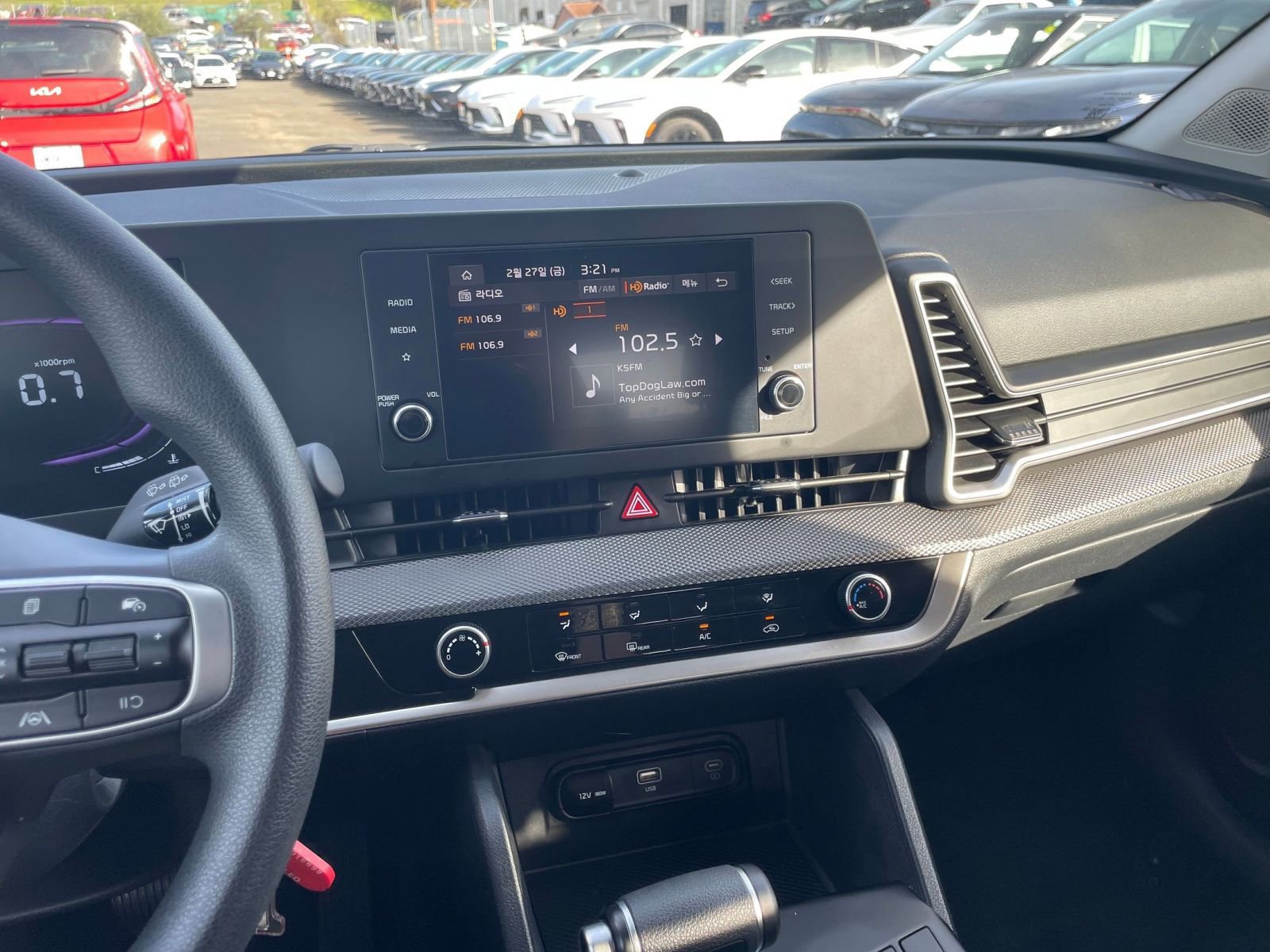 Used 2025 Kia Sportage LX image 17