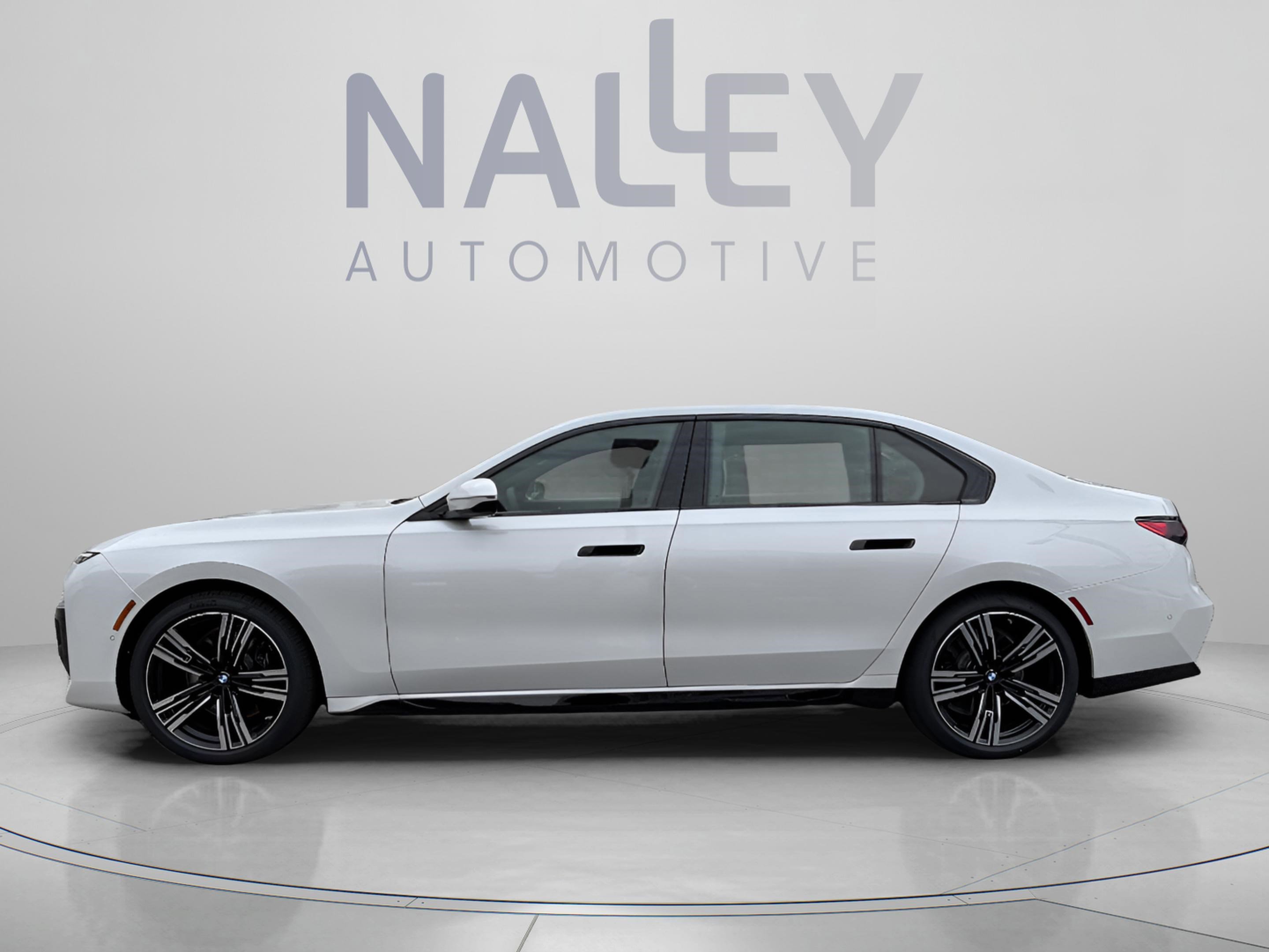 Used 2026 BMW 740i RWD image 4