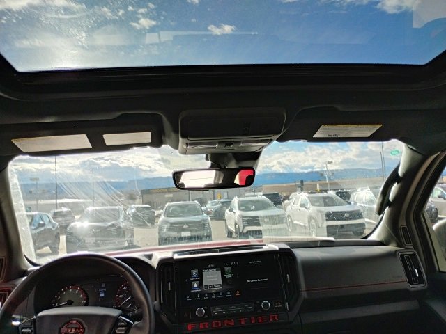 Used 2025 Nissan Frontier PRO-4X w/ Pro Premium Package image 11