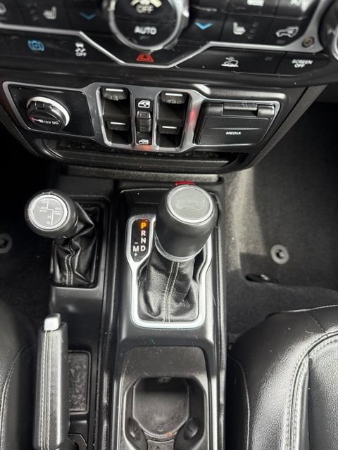 Used 2023 Jeep Wrangler Unlimited Sahara AWD/4WD image 14