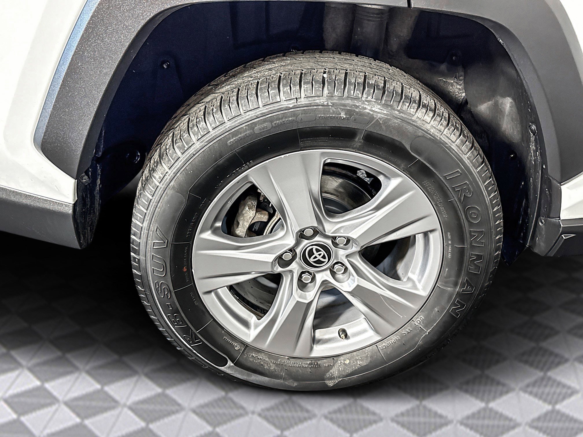 Used 2022 Toyota RAV4 XLE image 33