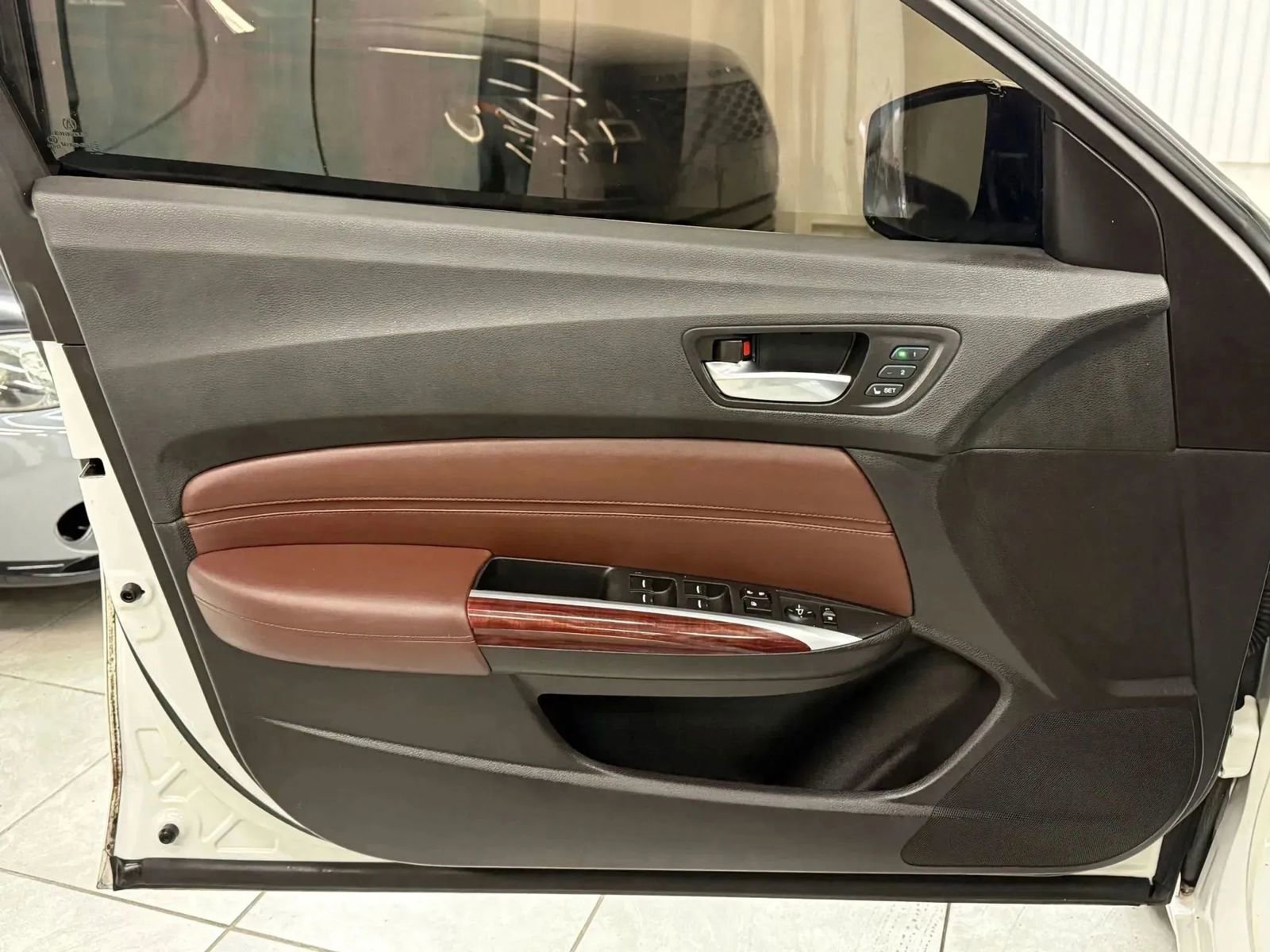 Used 2015 Acura TLX image 14