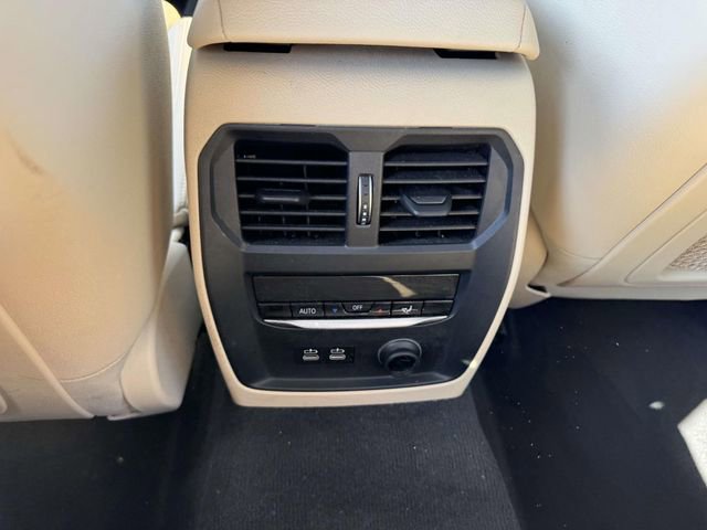 Used 2019 BMW 330i xDrive Sedan w/ Convenience Package AWD/4WD image 16