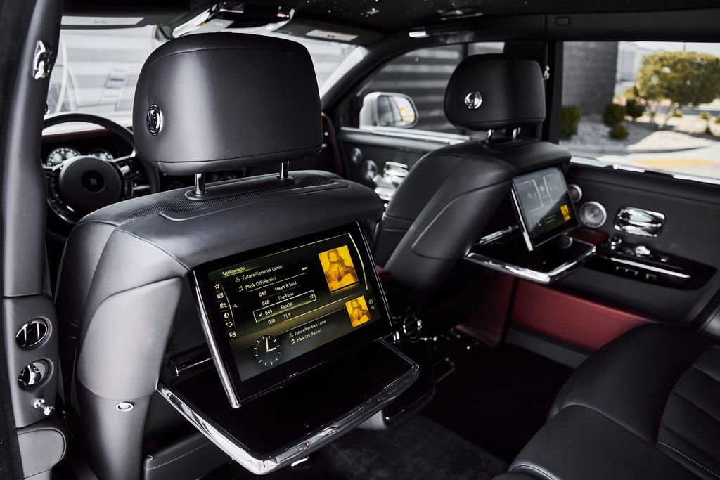 Used 2024 Rolls-Royce Phantom Sedan RWD image 53