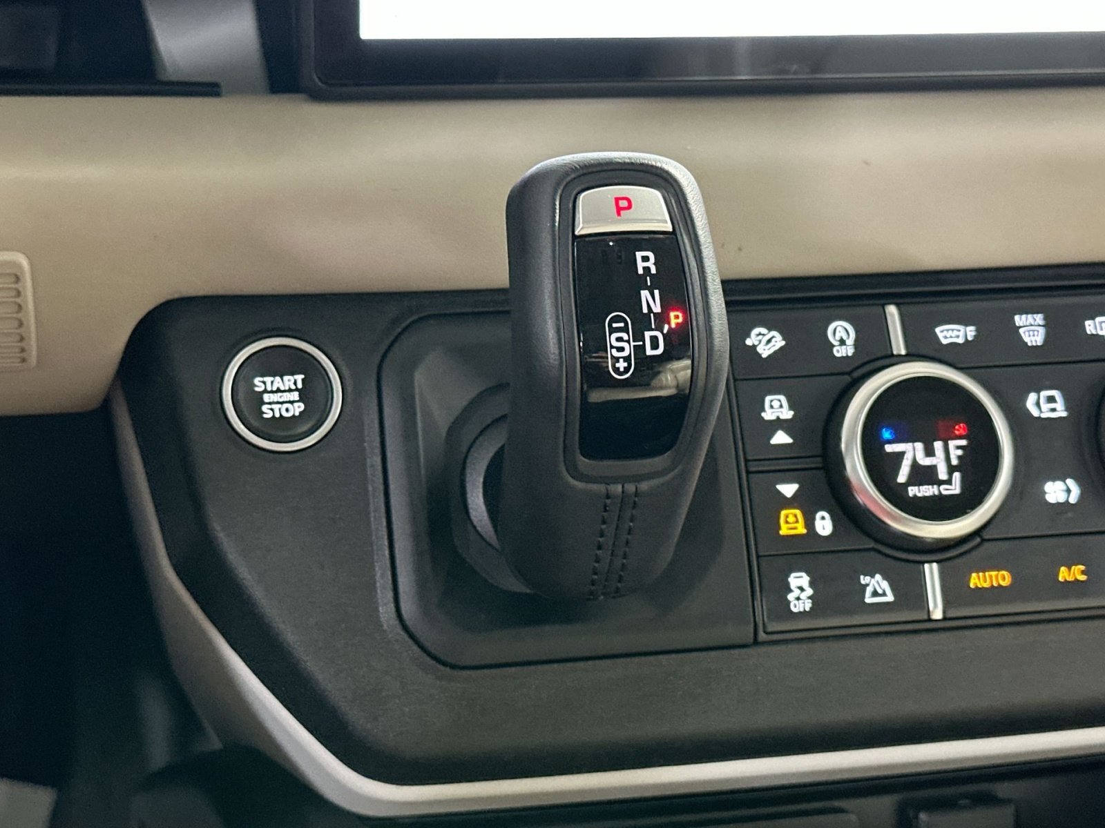 Used 2020 Land Rover Defender 110 HSE image 32