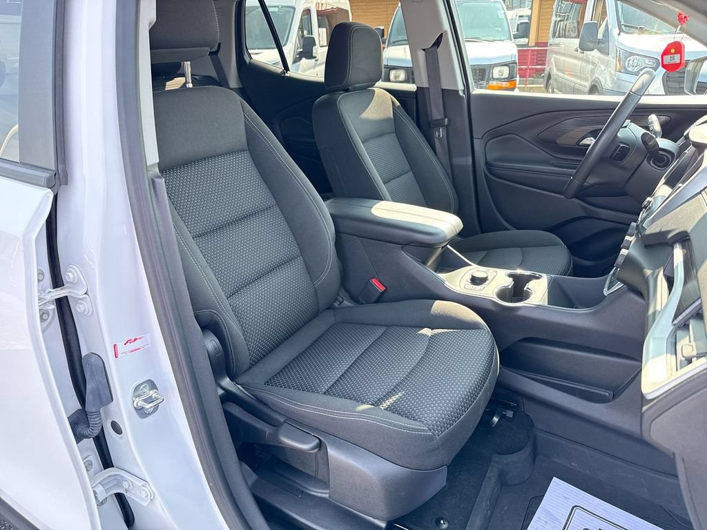 Used 2024 GMC Terrain SLE w/ Driver Convenience Package FWD image 25