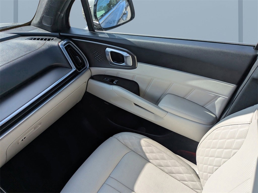 Used 2025 Kia Sorento SX Prestige image 19