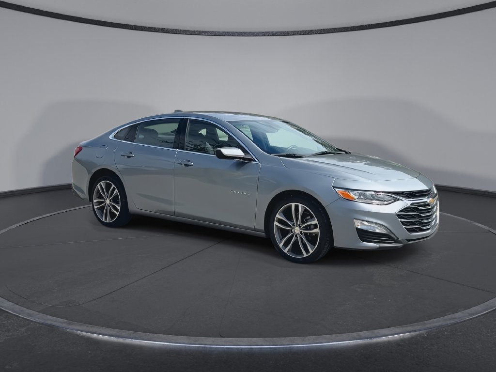 Used 2024 Chevrolet Malibu LT FWD image 2