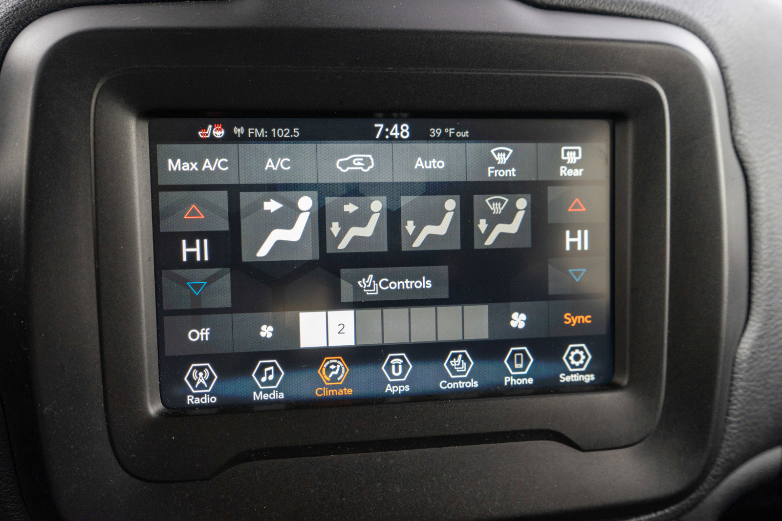 Used 2020 Jeep Renegade Trailhawk w/ Cold Weather Group AWD/4WD image 17