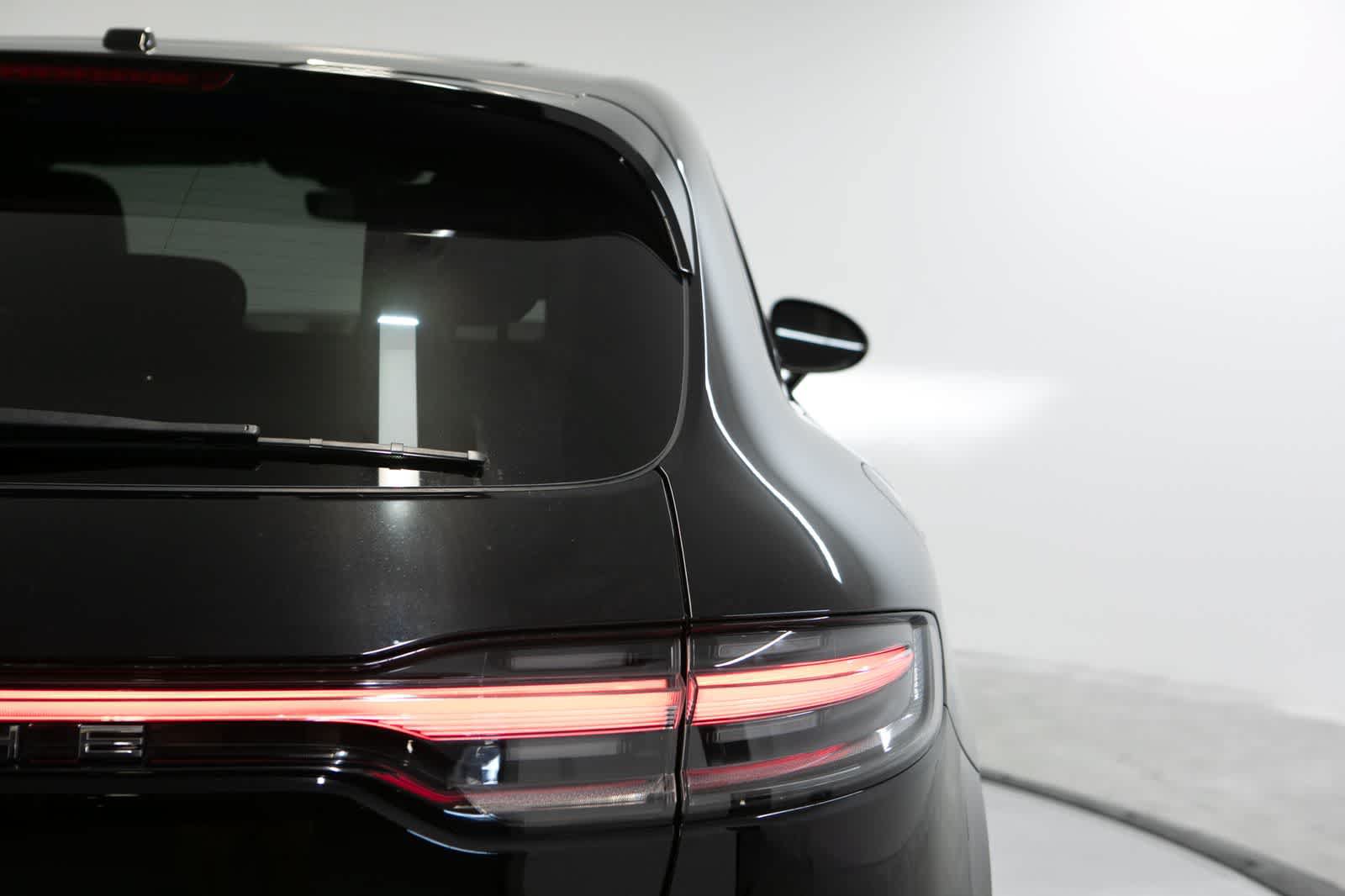 Used 2023 Porsche Macan S AWD/4WD image 39