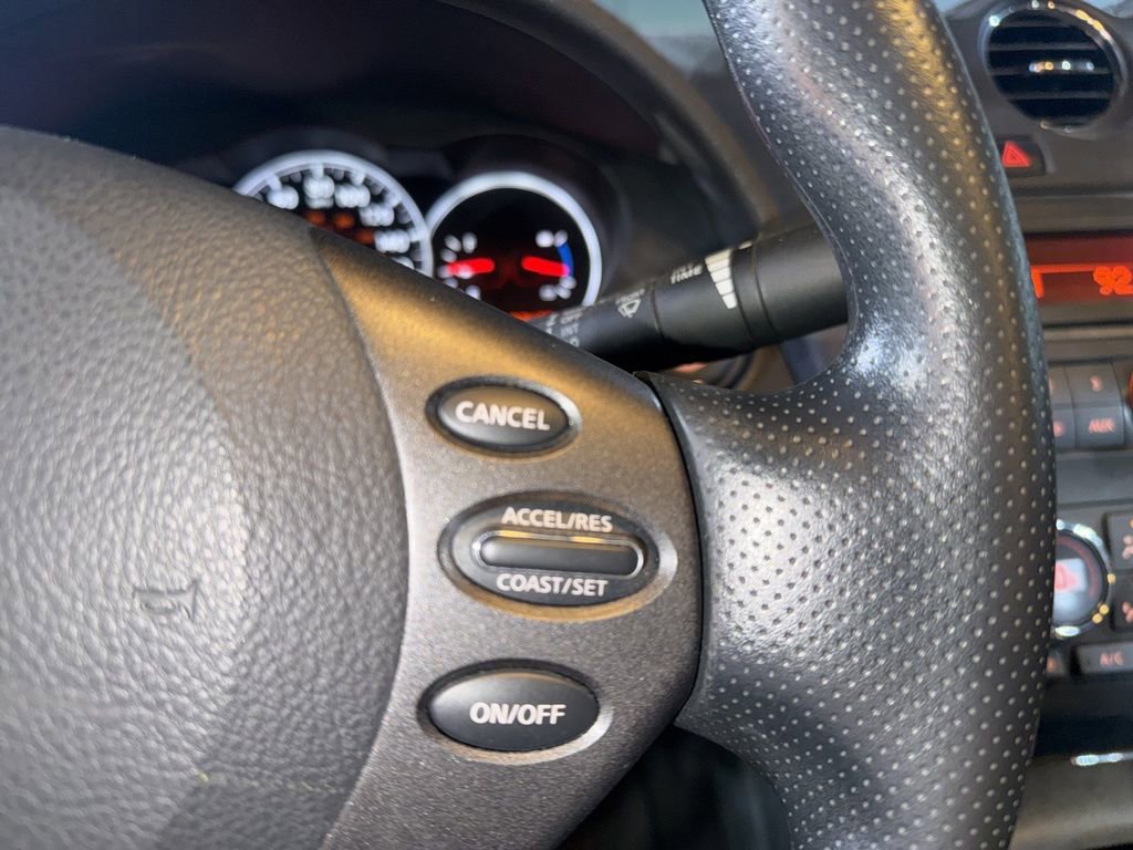 Used 2010 Nissan Altima Hybrid Sedan image 20