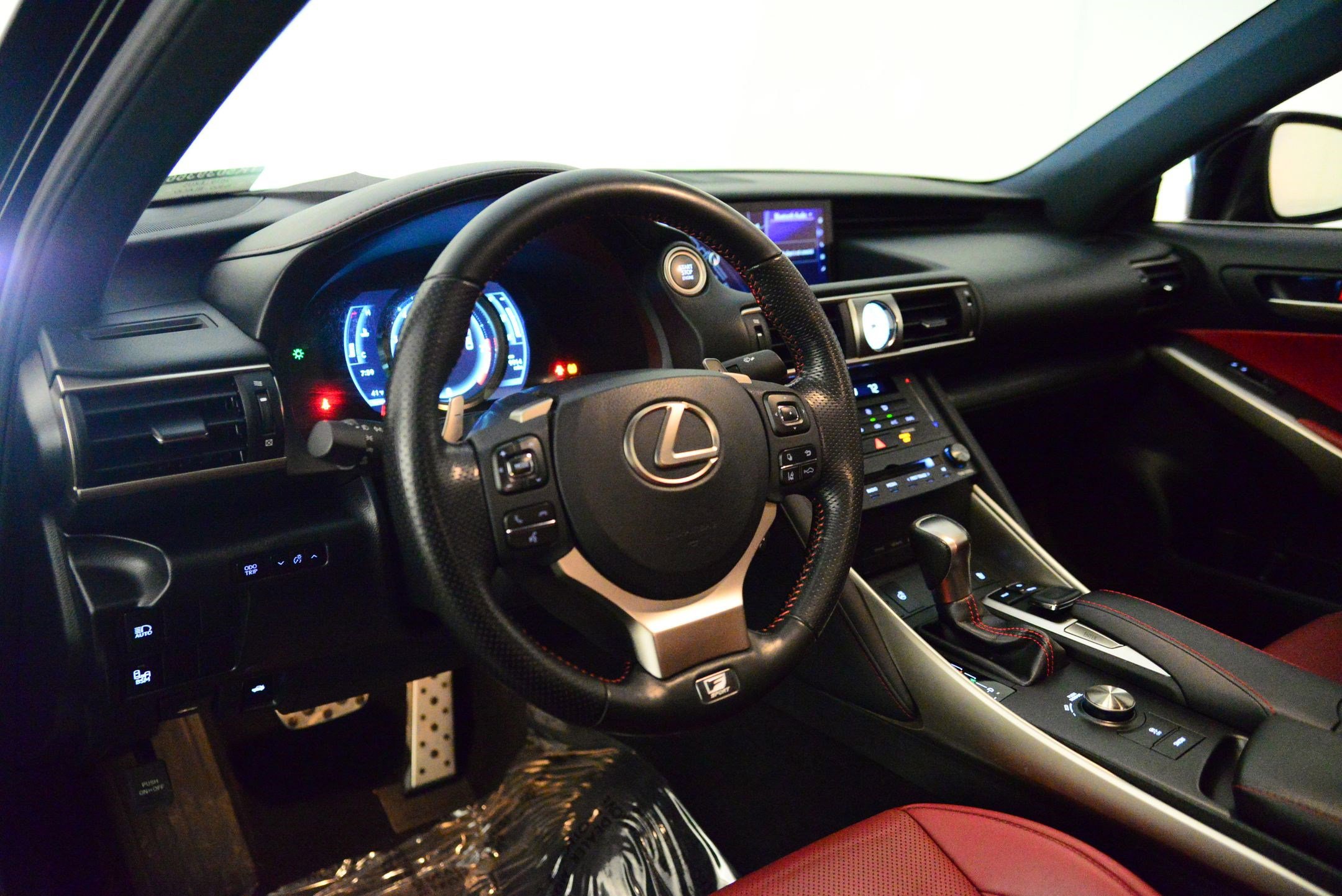 Used 2019 Lexus IS 300 AWD image 3