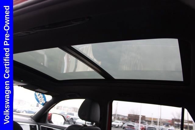 Used 2022 Volkswagen Atlas Cross Sport SEL R-Line image 29