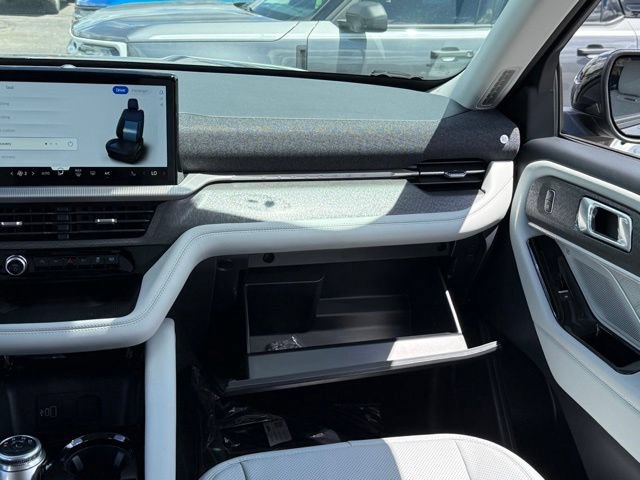 New 2026 Ford Explorer Platinum w/ LUX Leather Package AWD/4WD image 38