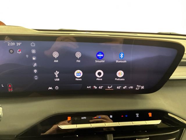 Used 2025 Buick Enclave Sport Touring w/ Power Package image 26