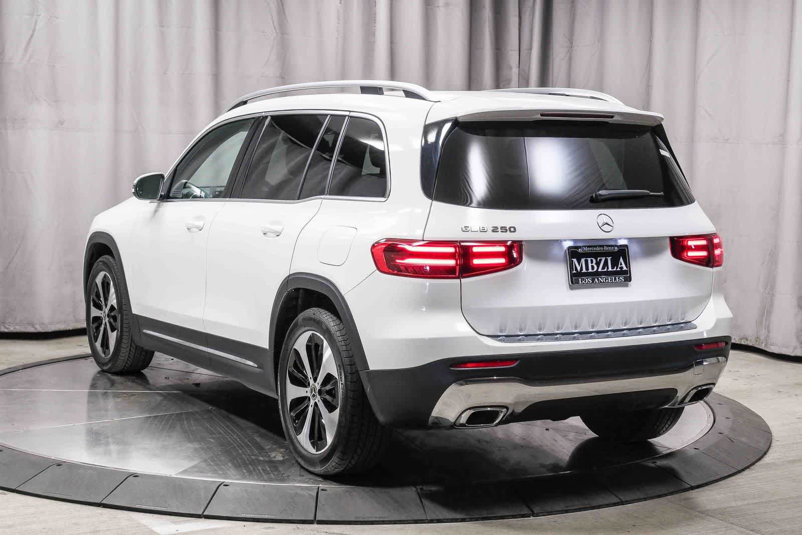 Certified 2026 Mercedes-Benz GLB 250 image 2