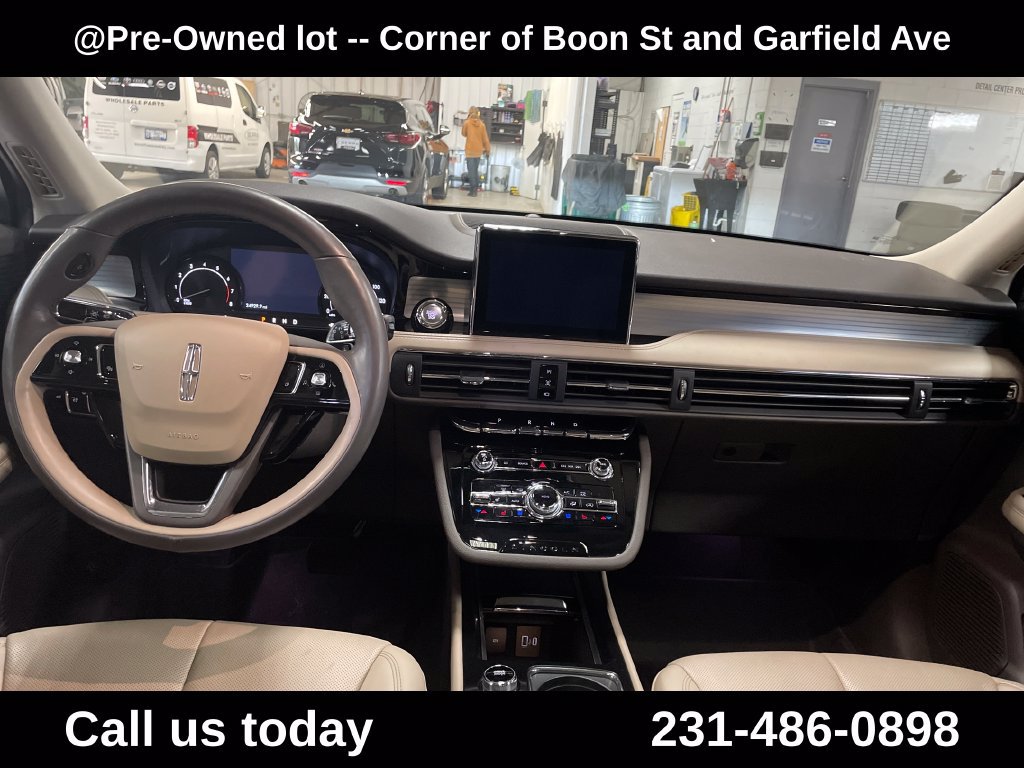 Used 2021 Lincoln Corsair AWD w/ Premium Package image 18