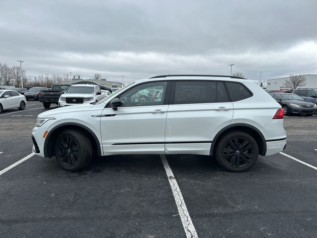 Used 2022 Volkswagen Tiguan SE R-Line image 10