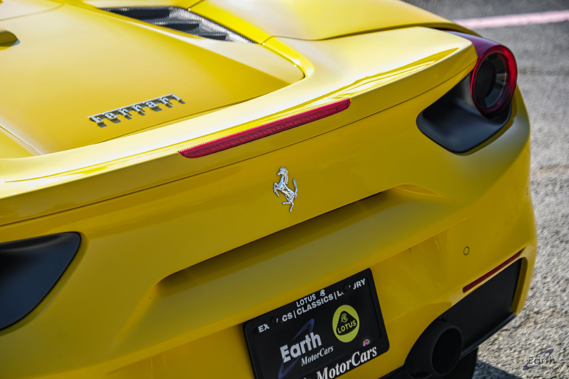 Used 2018 Ferrari 488 Spider RWD image 23