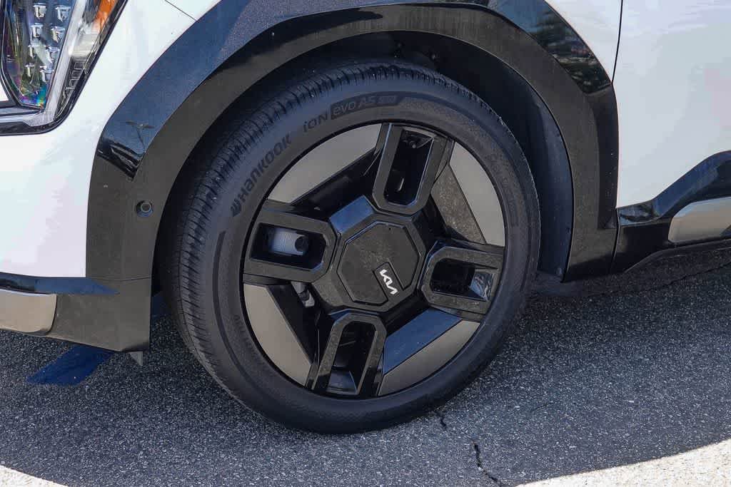 Certified 2024 Kia EV9 GT-Line AWD/4WD image 9