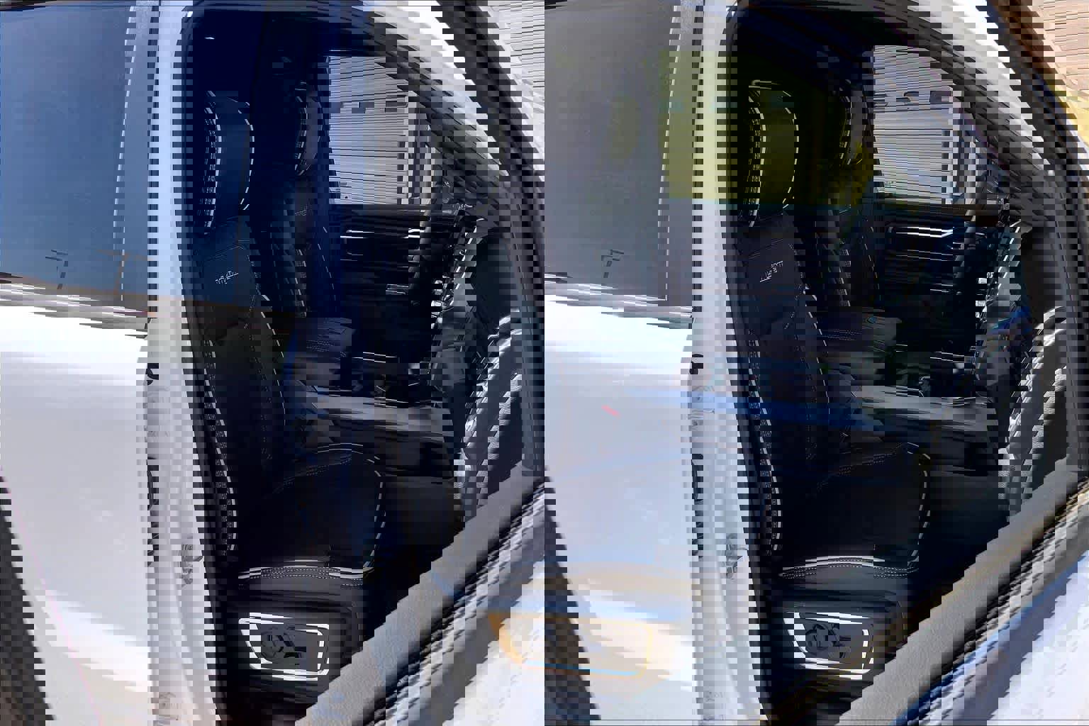 Used 2025 RAM 1500 Laramie w/ Laramie Southwest Edition AWD/4WD image 8