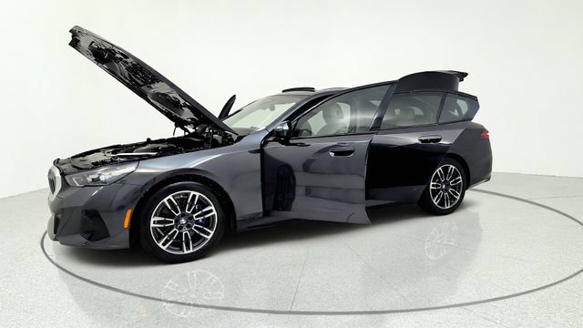 Used 2026 BMW 530i w/ M Sport Package RWD image 14