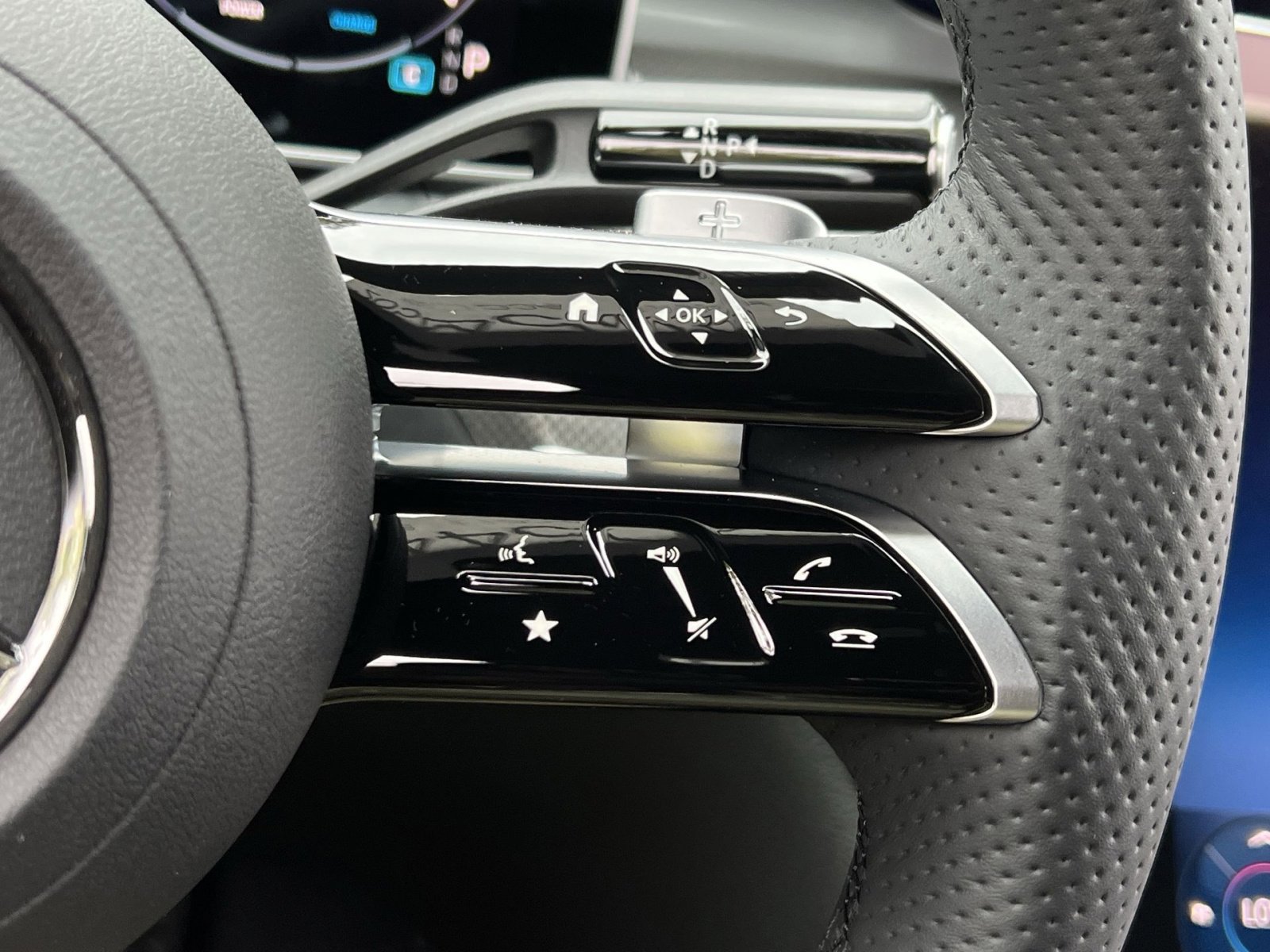 New 2025 Mercedes-Benz C 300 4MATIC Sedan image 29