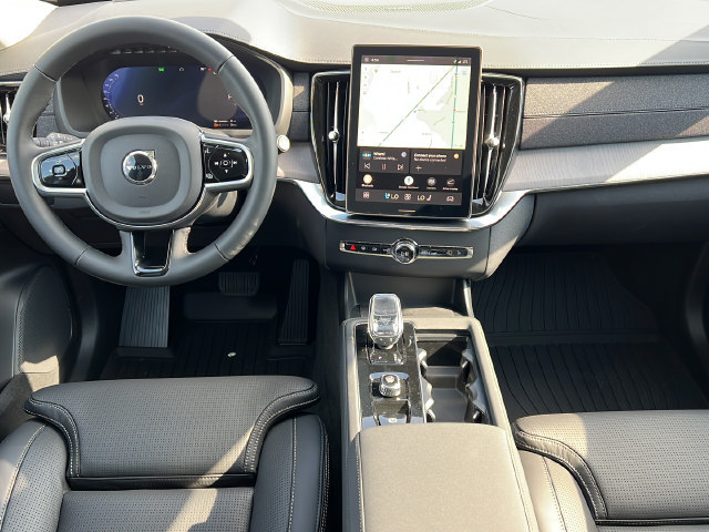 New 2026 Volvo XC90 T8 Ultra w/ Protection Package Premier AWD/4WD image 13