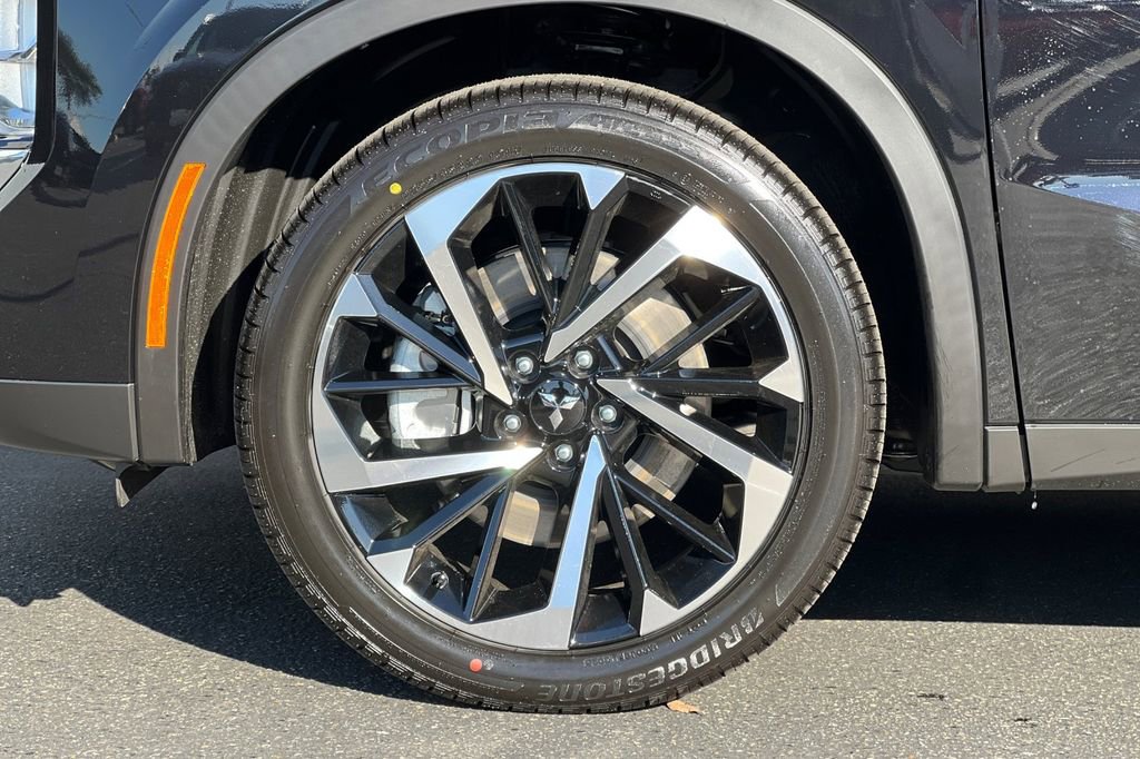 New 2025 Mitsubishi Outlander SE image 27