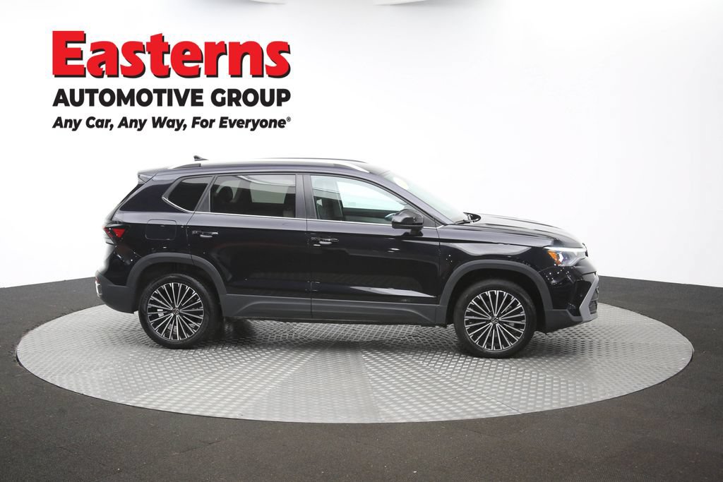 Used 2025 Volkswagen Taos SE FWD image 45