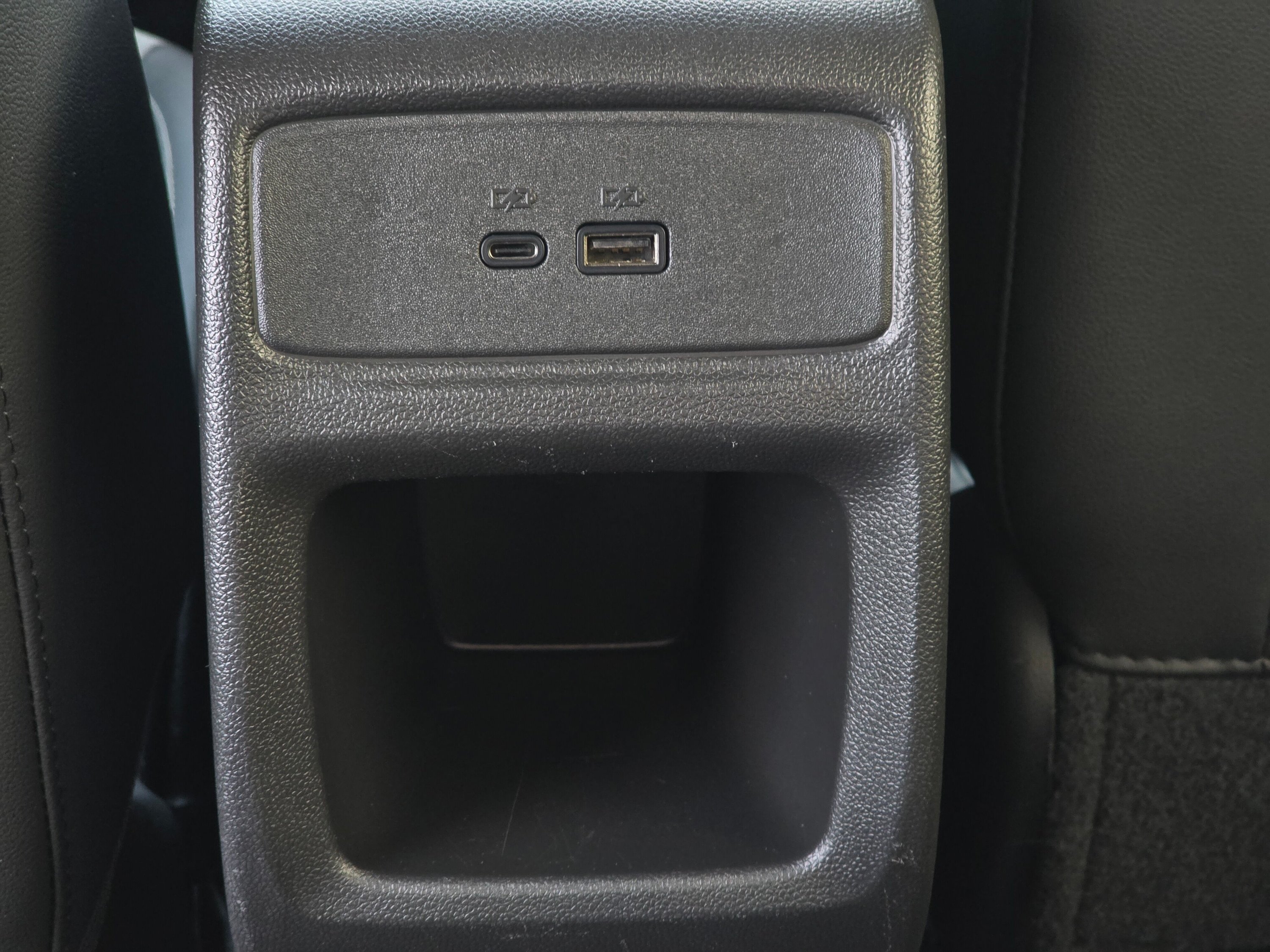 Used 2024 Chevrolet Trax LT w/ LT Convenience Package FWD image 18
