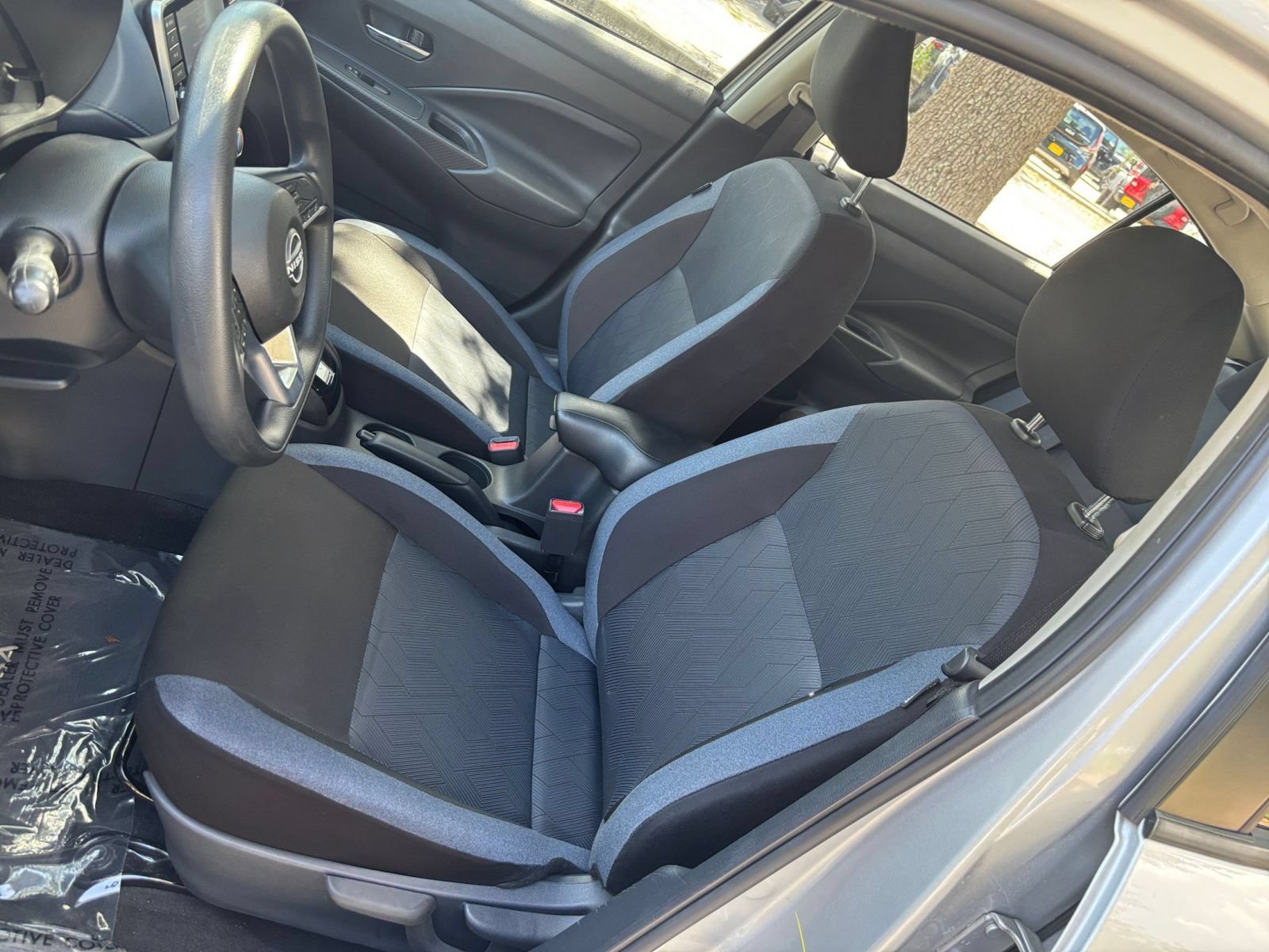 Used 2025 Nissan Versa SV FWD image 33