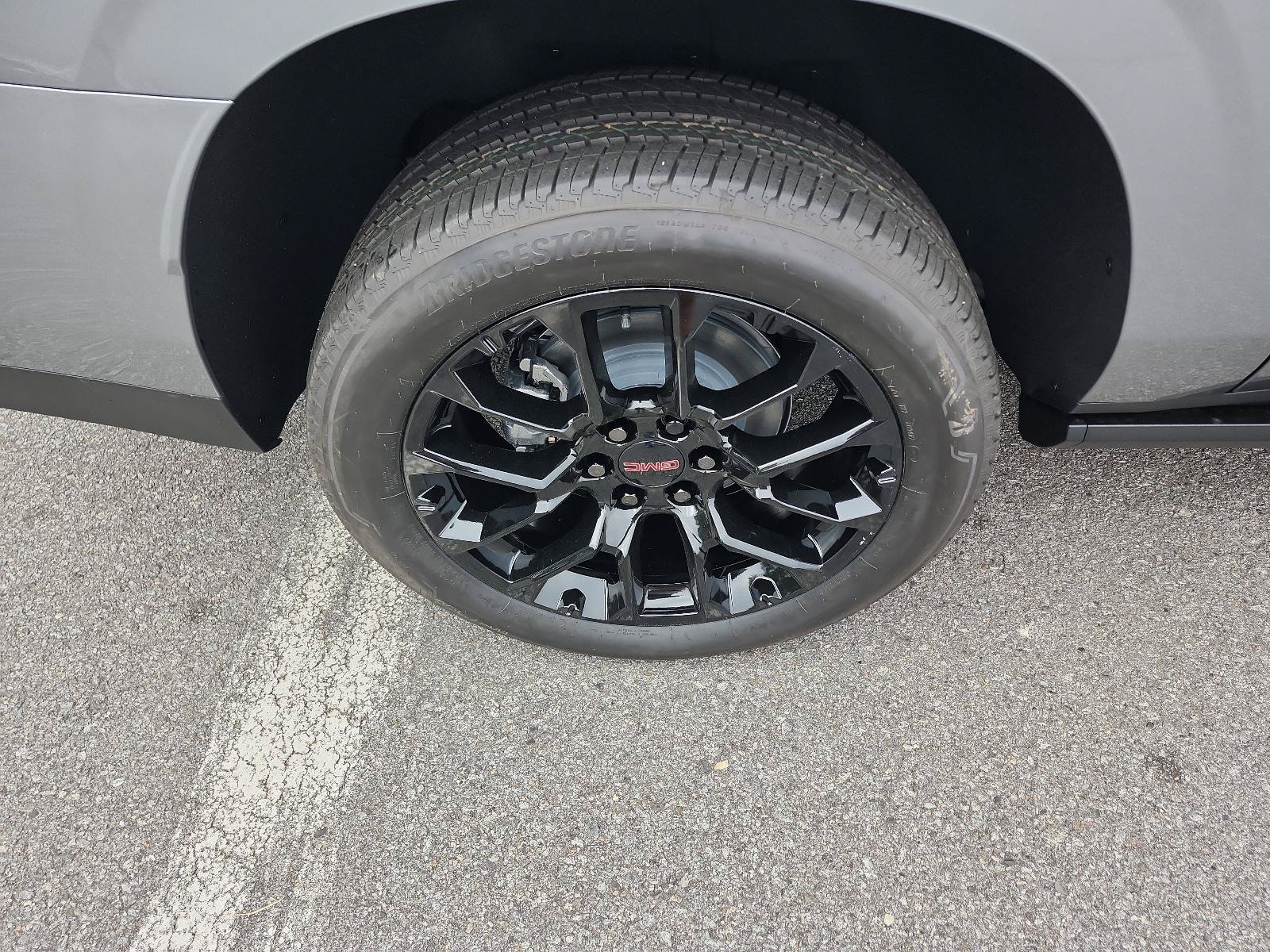 New 2026 GMC Yukon XL Denali w/ Sun & Power Step Package AWD/4WD image 5