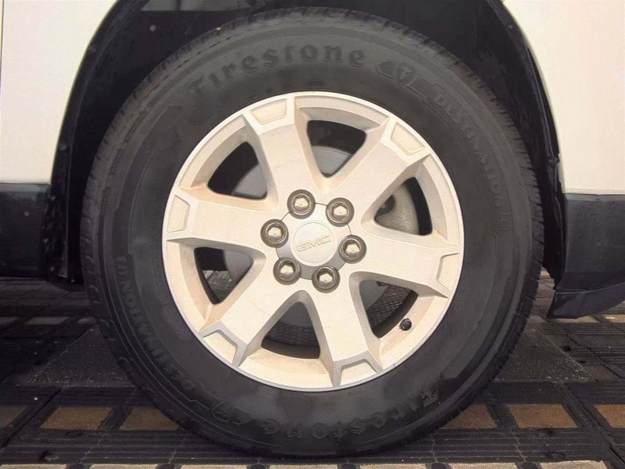 Used 2016 GMC Acadia SLE FWD image 10