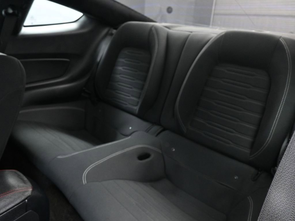 Used 2015 Ford Mustang Coupe RWD image 18