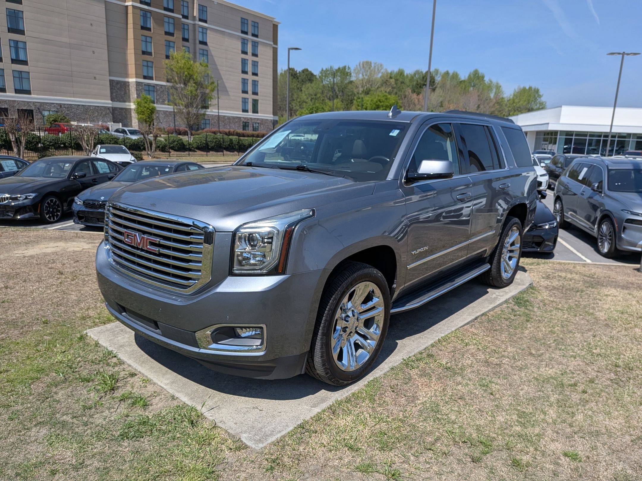 Used 2019 GMC Yukon SLT w/ Premium Edition image 7