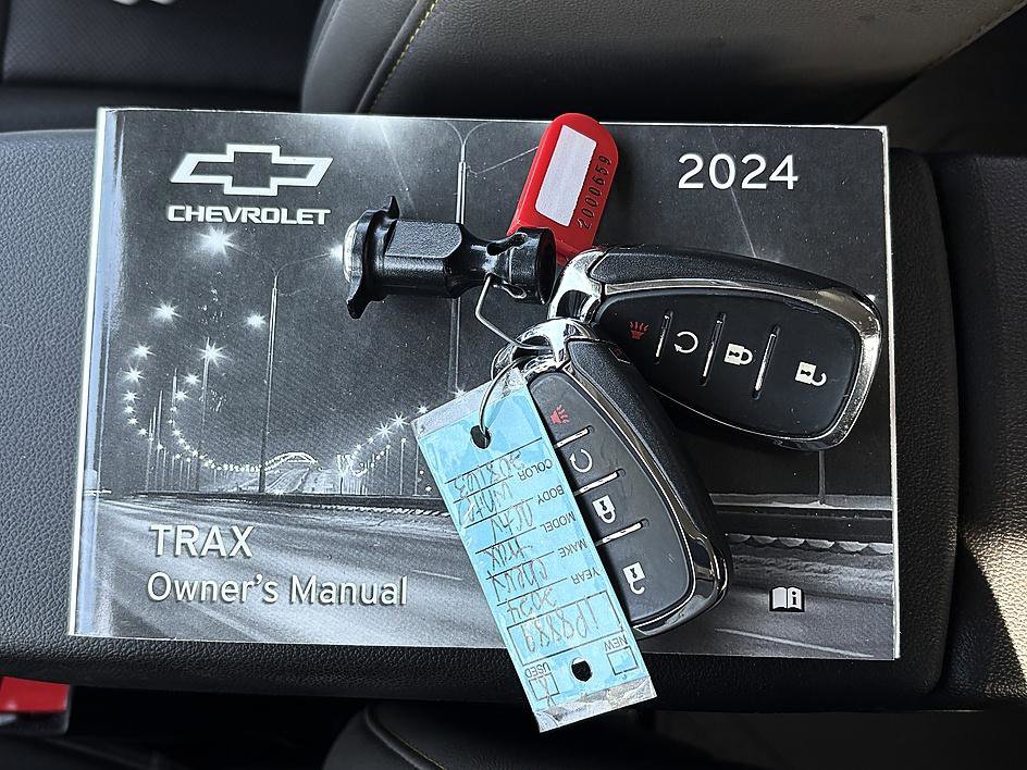 Used 2024 Chevrolet Trax ACTIV w/ Driver Confidence Package image 26