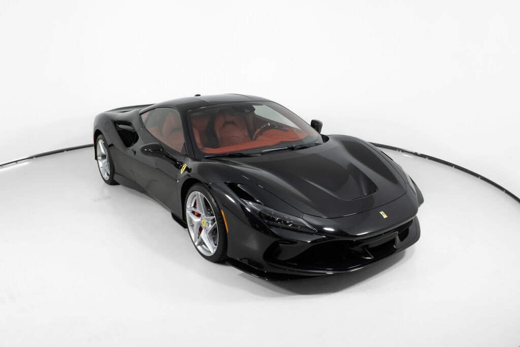 Used 2022 Ferrari F8 Tributo RWD image 12