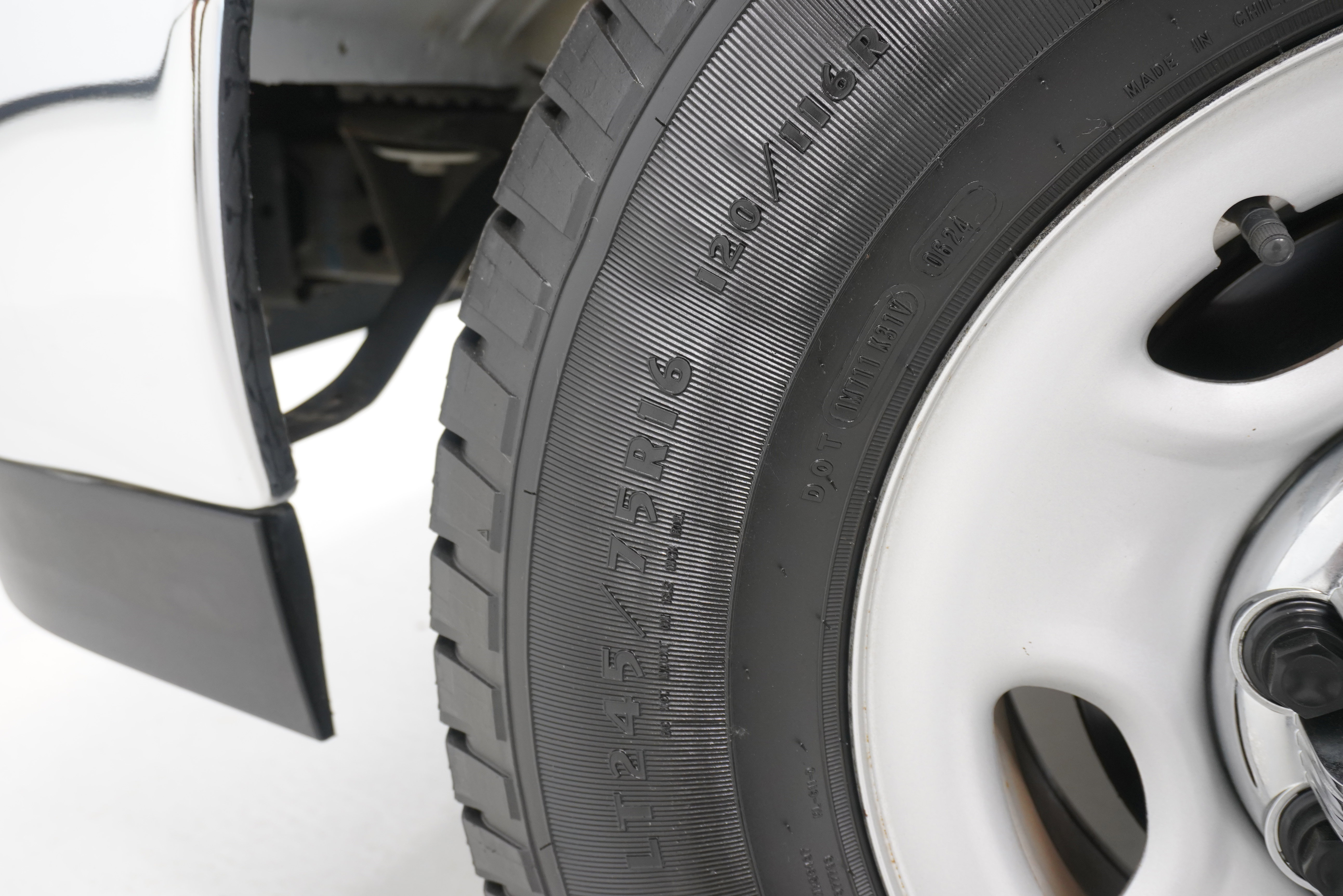 Used 2017 Chevrolet Express 3500 LT w/ LT Preferred Equipment Group image 23