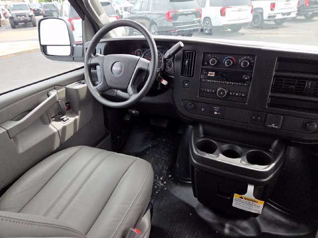 New 2026 GMC Savana 3500 w/ Driver Convenience Package RWD image 25