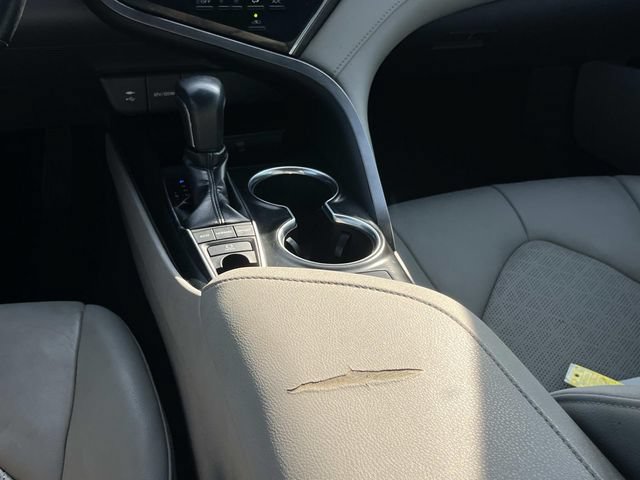 Used 2018 Toyota Camry XSE FWD image 16