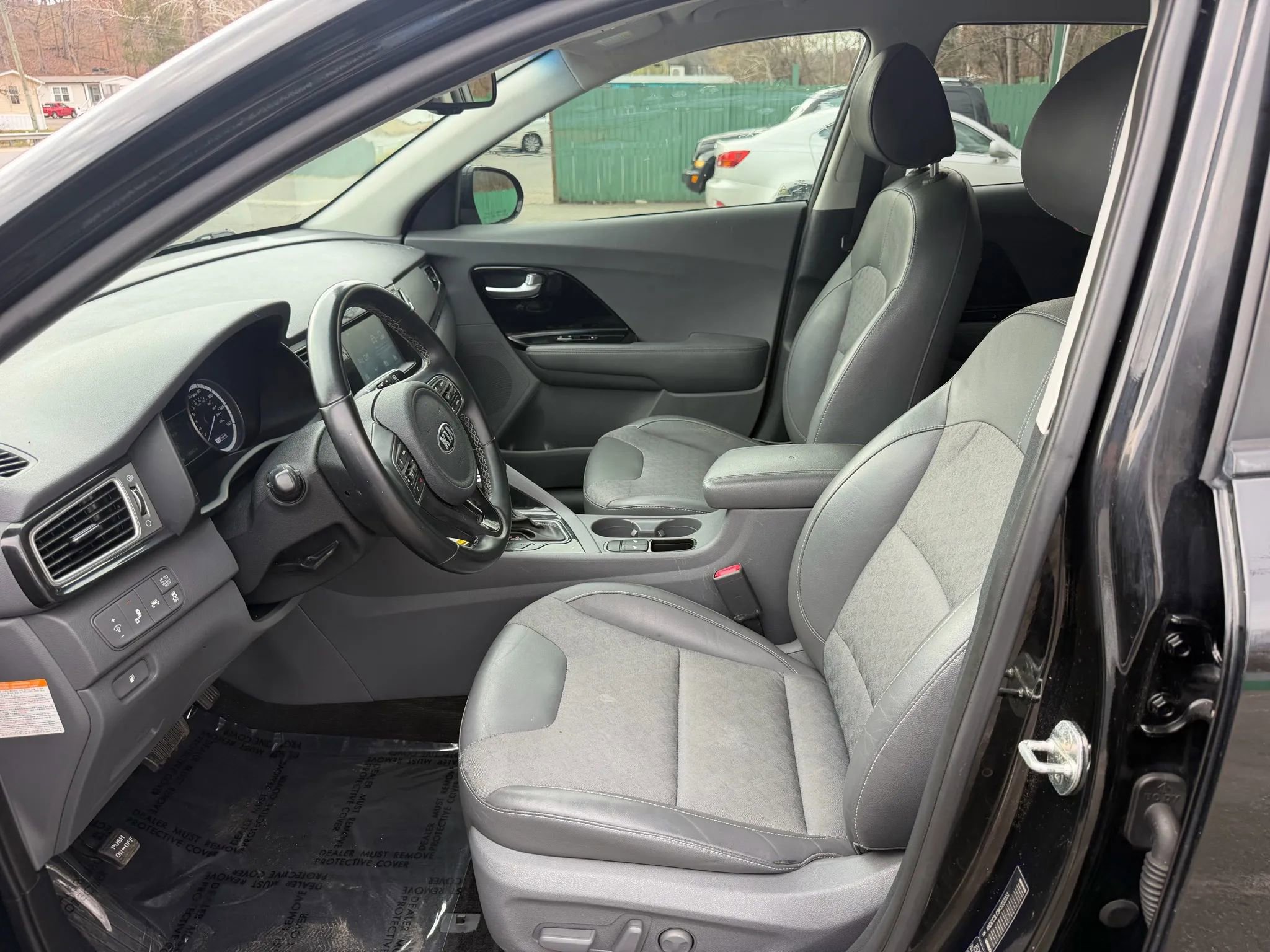 Used 2019 Kia Niro EX image 23
